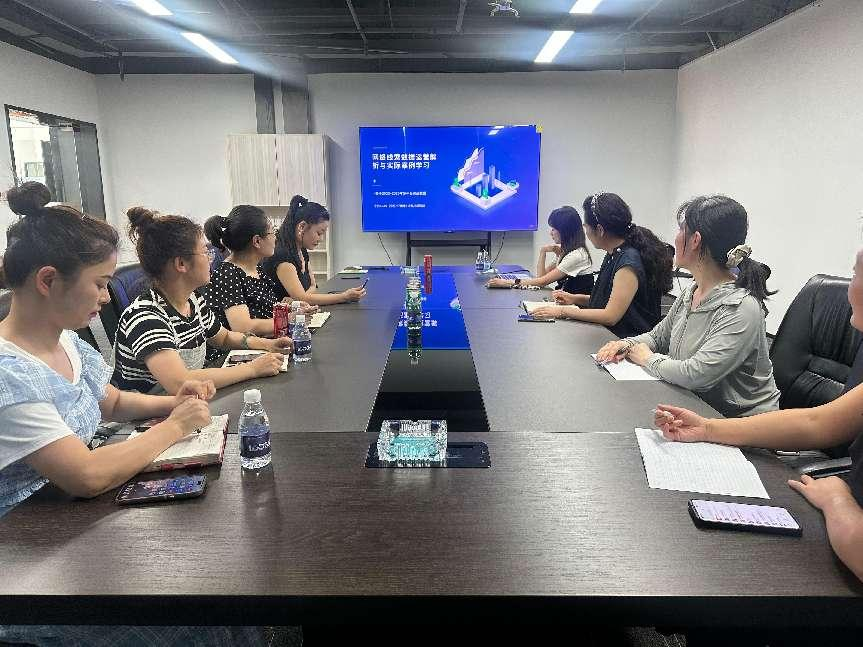 ������ʱ�Ĵ������������������Ŷӿ�չ��ý��ƽ̨�������齻��������