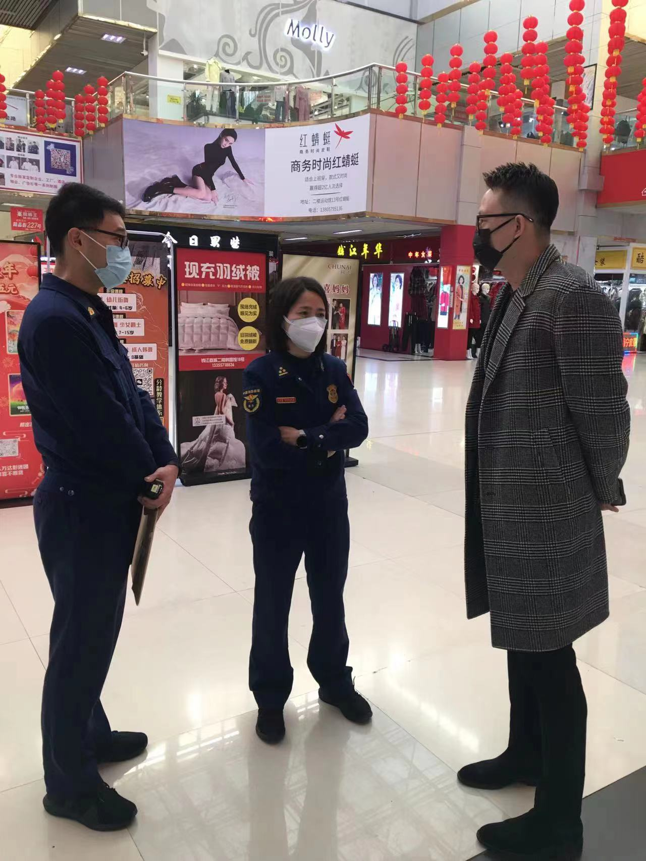 ������������Ԯ��Ӷ�Ǯ���̳Ǿ��н�ǰ�����徲���