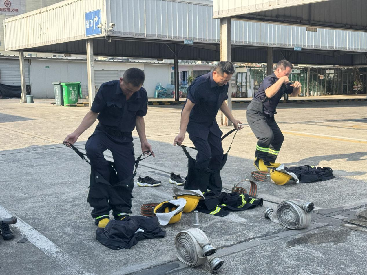 ���Ρ�����ǽ����������Ǯ���̳��𾢱�ս�����˶���