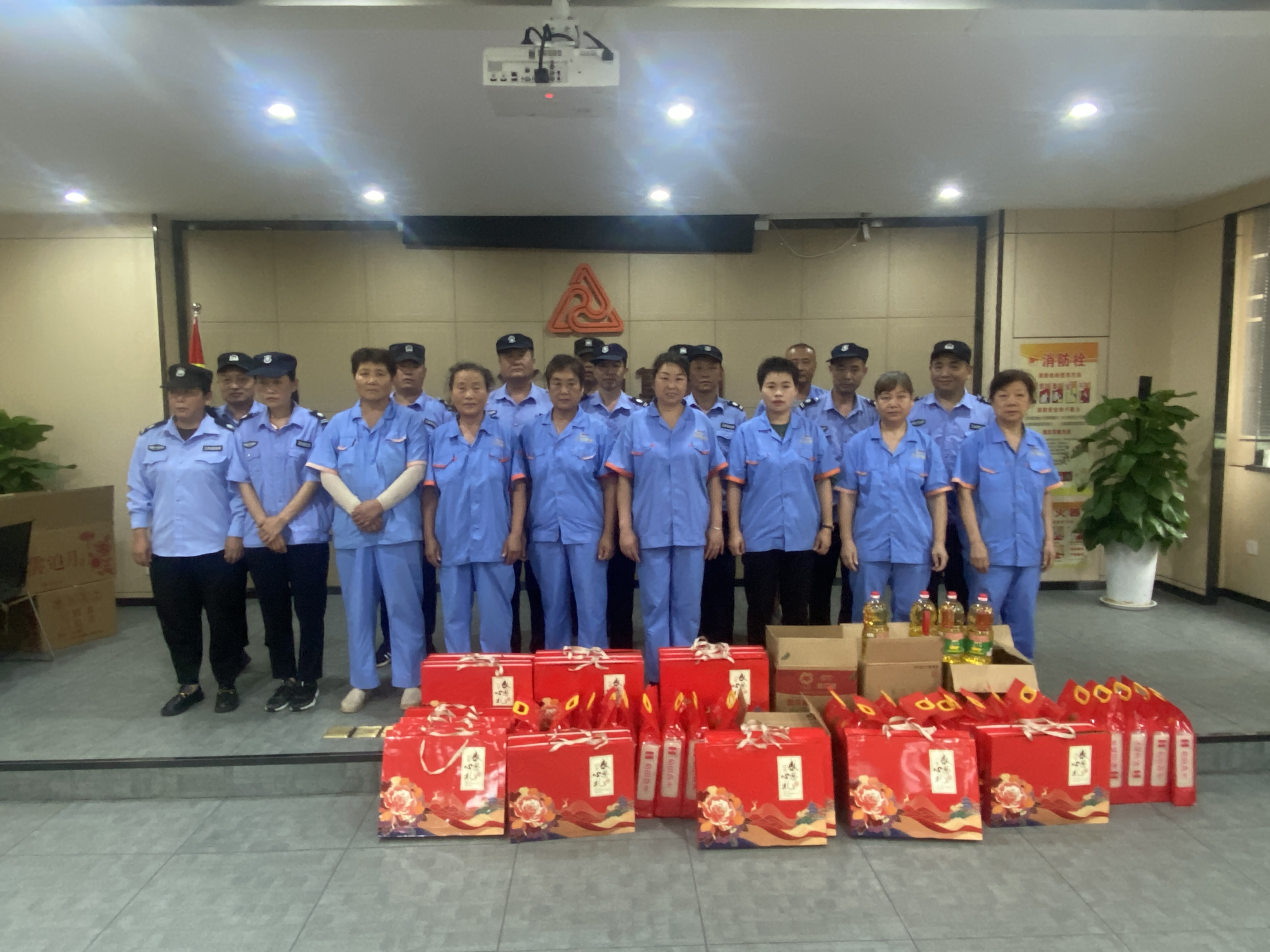 ��Ũ���������������ο��ů���ġ�����������ʱ�Ĵ����Ź��Ὺչһ��ְ��ο���˶�