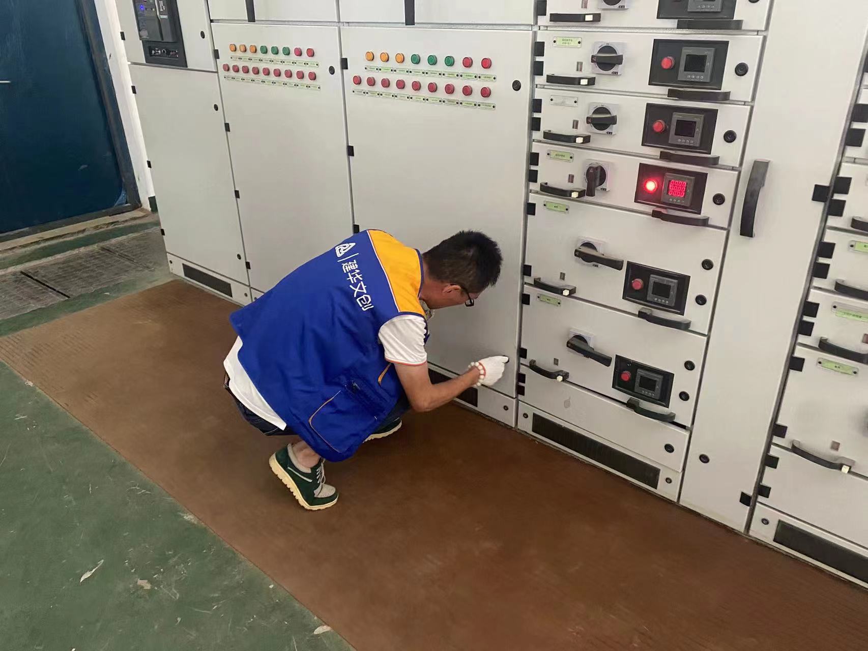 �������õ�����������������԰���ѹ��������� ����������ʱ�Ĵ����ſ�չ�õ��徲�������