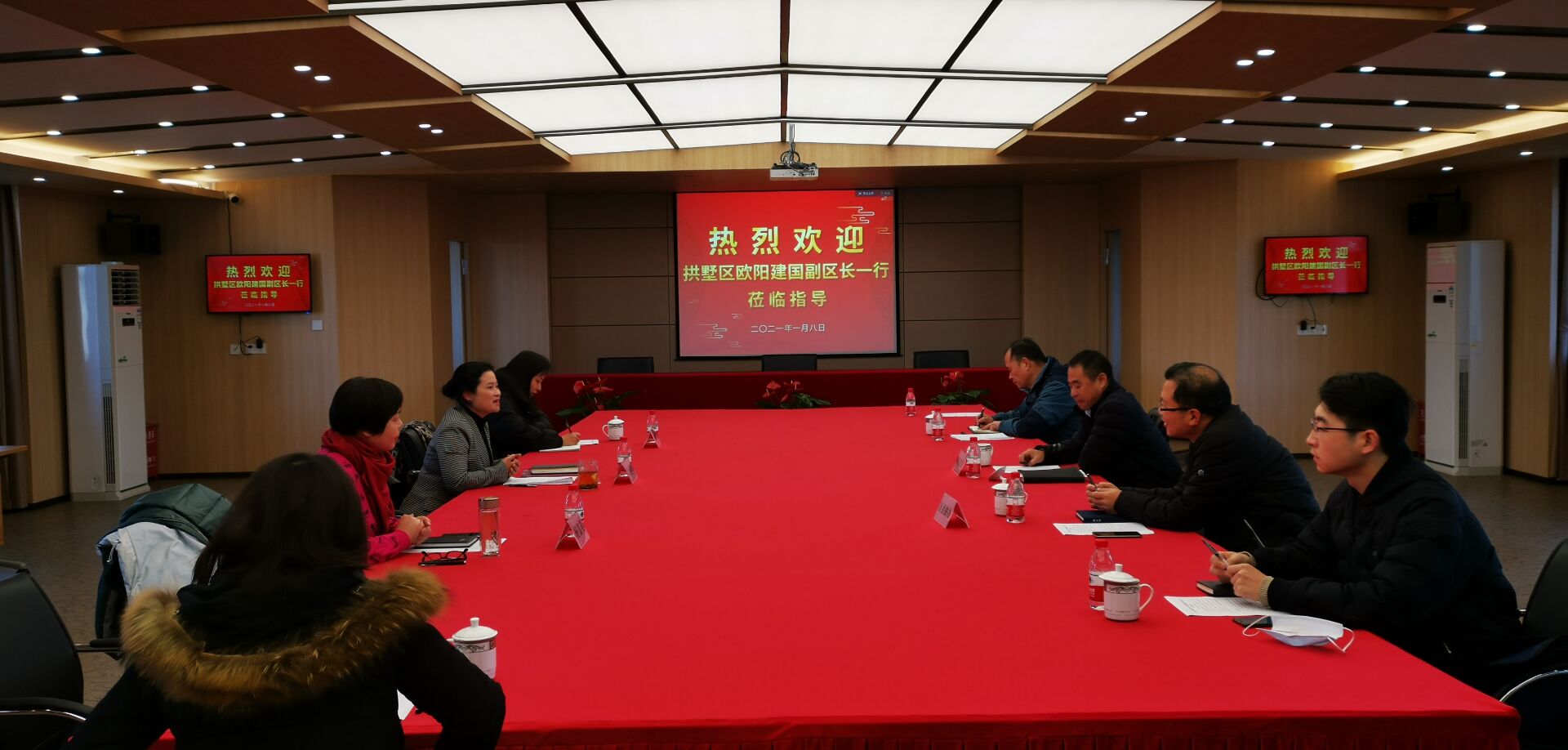 ������ŷ������������һ��ݰ�� ������ʱС����˾��չ����