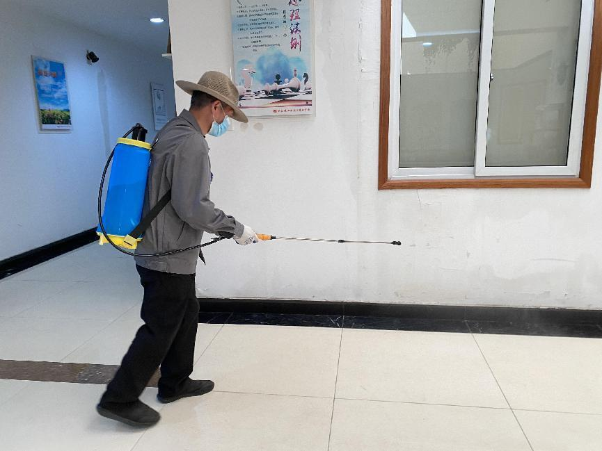 Ǯ���̳�����һ��ƽ����ɱ�����������徲����