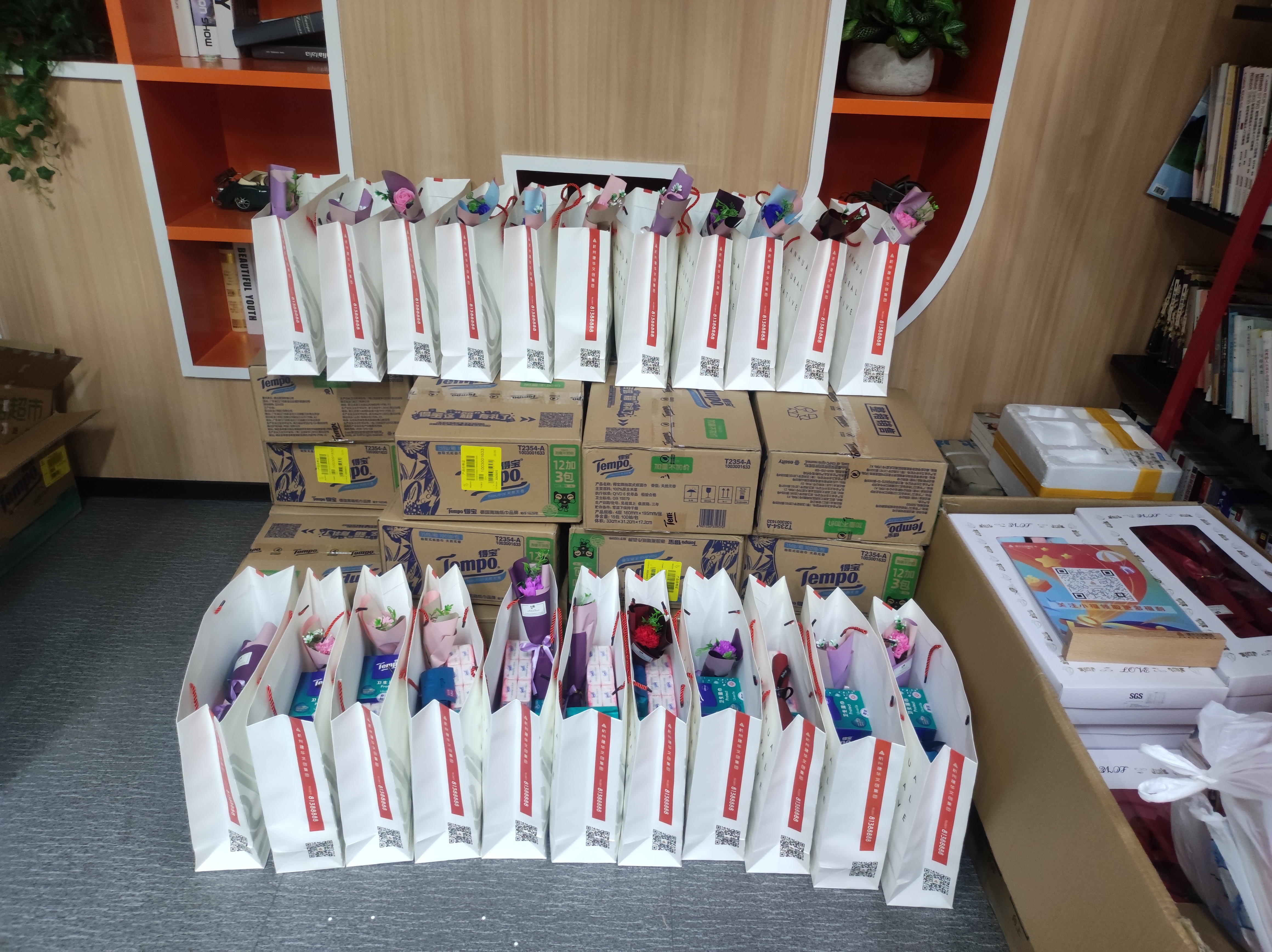 ��֥��ϸ������������̤����������-������ʱ�Ĵ����Ź��ῪչŮ���ο���˶�