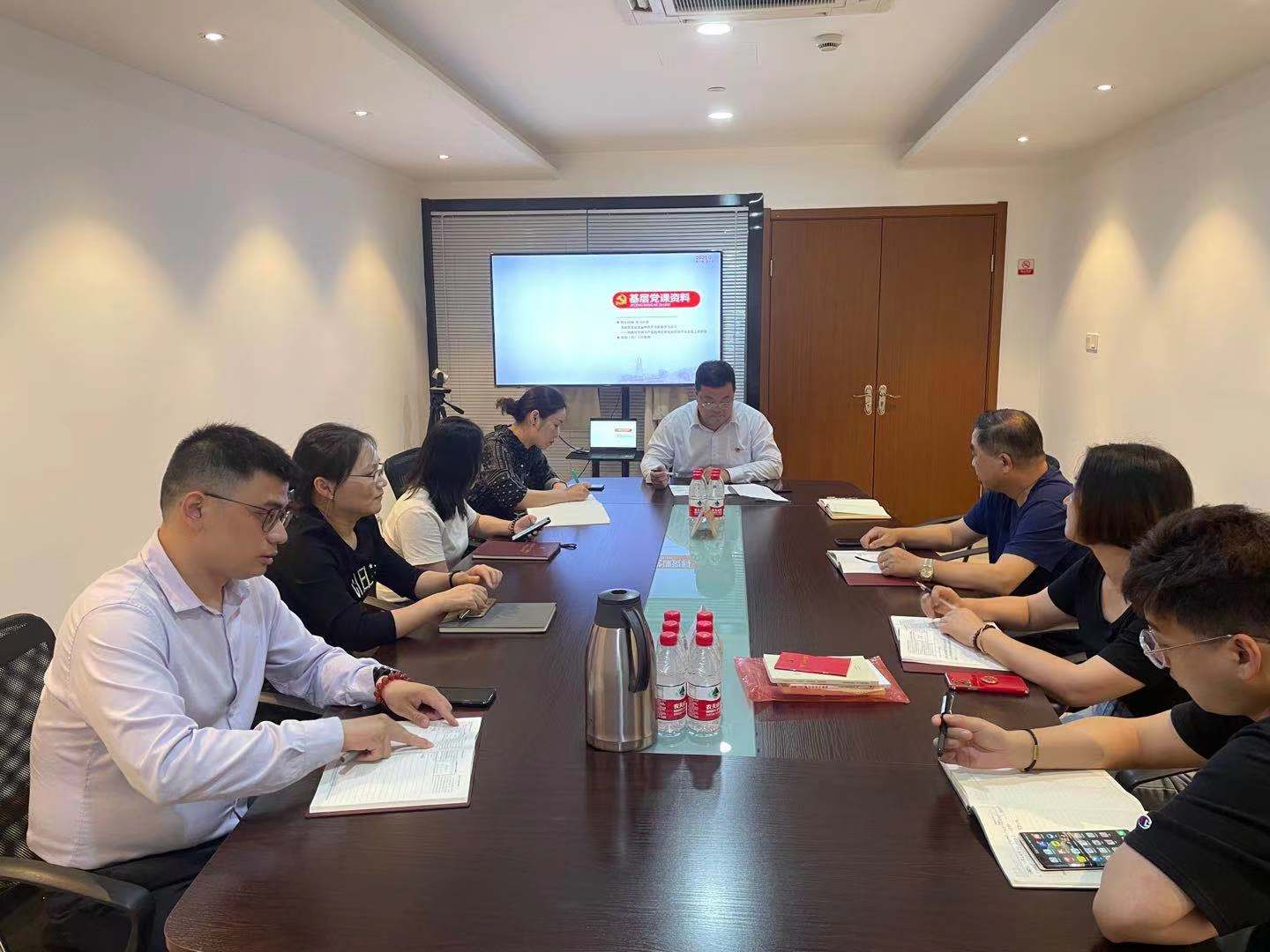 ˮ���ǿ�չ��ǽ������˶�