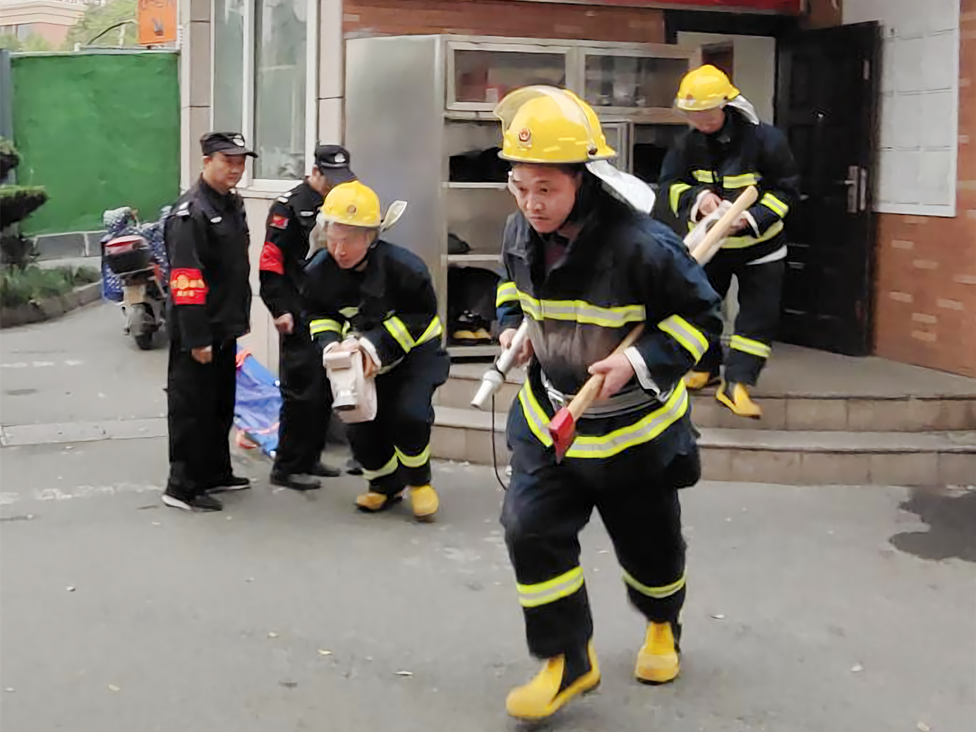 �徲��һ�����������Ϊ�ȡ���������ʱ�г���չ������ɢ�����˶�