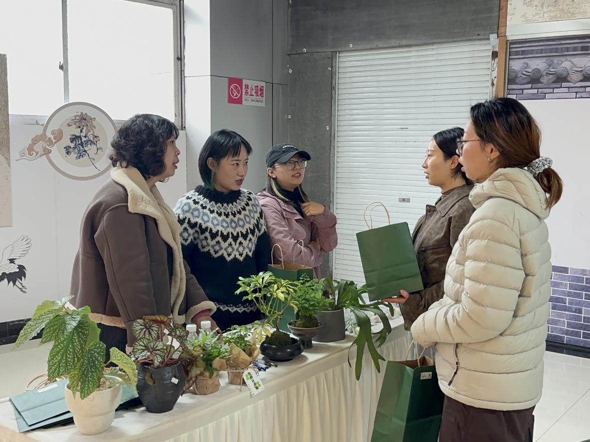 Ǯ���̳Ǿ�����ֲ����ѧϰ�����Ṳ�����ա�ֲ����֮Լ