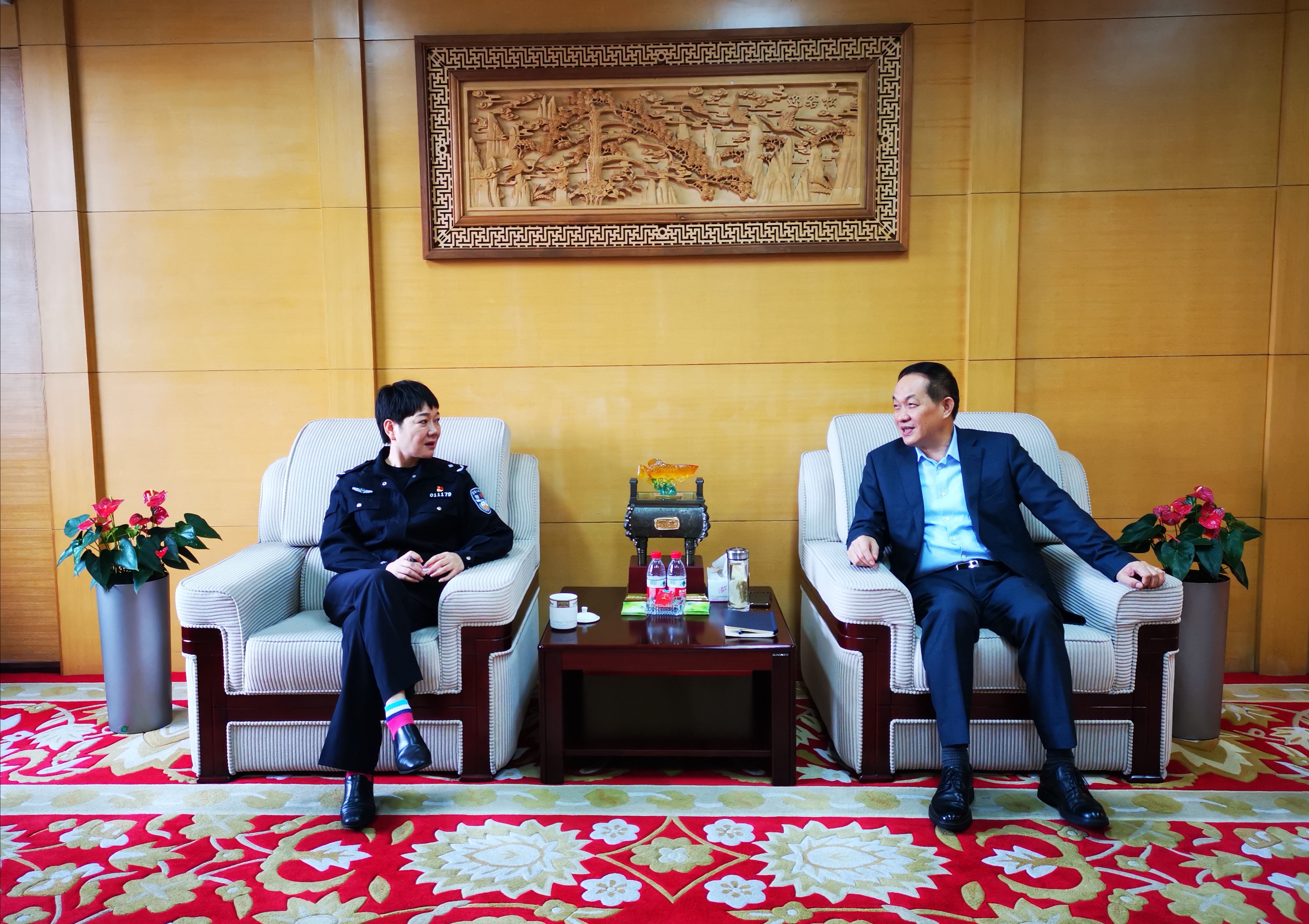 ¹°ÊûÇø¹«Ñ·Ö¾ÖÏòµ¼Ý°ÁÙ¼¯ÍÅ×ß·Ã.jpg ¹°ÊûÇø¹«Ñ·Ö¾ÖÏòµ¼Ý°ÁÙ¼¯ÍÅ×ß·Ã.jpg